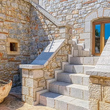 Kleopatra House *